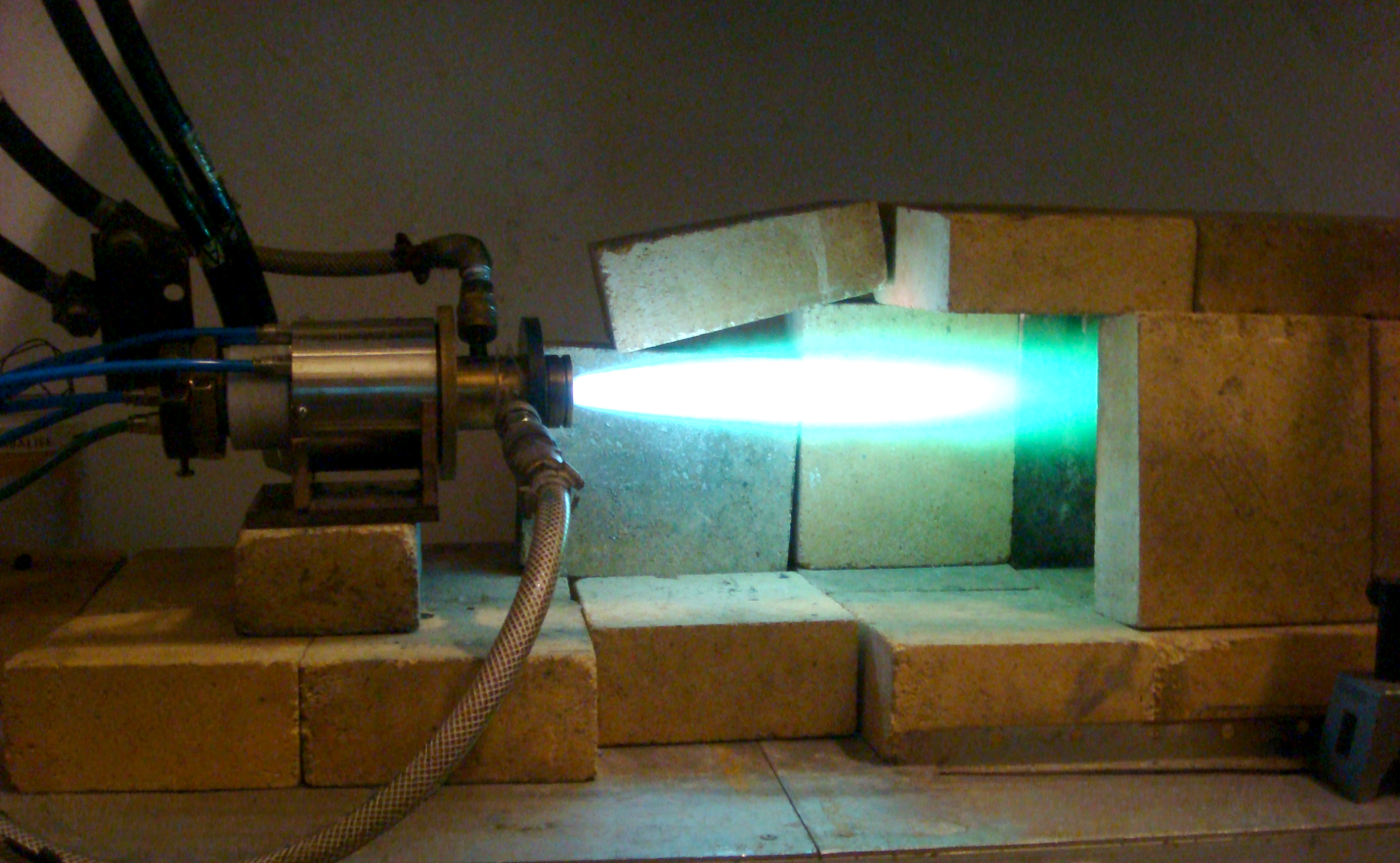 Processo e reator a plasma para produção de gás de síntese