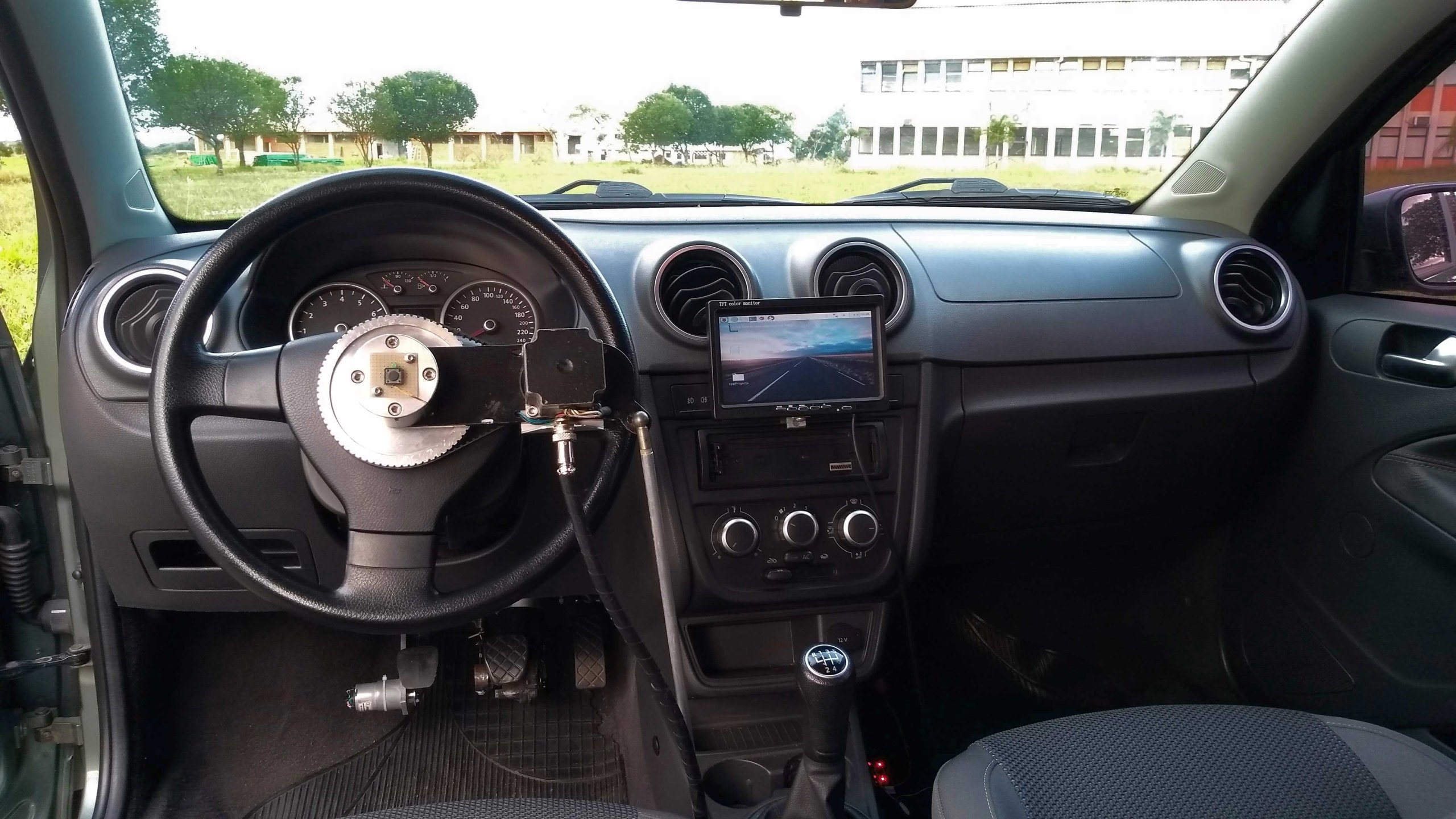 Sistema de transporte autônomo rodoviário por ferrovias virtuais