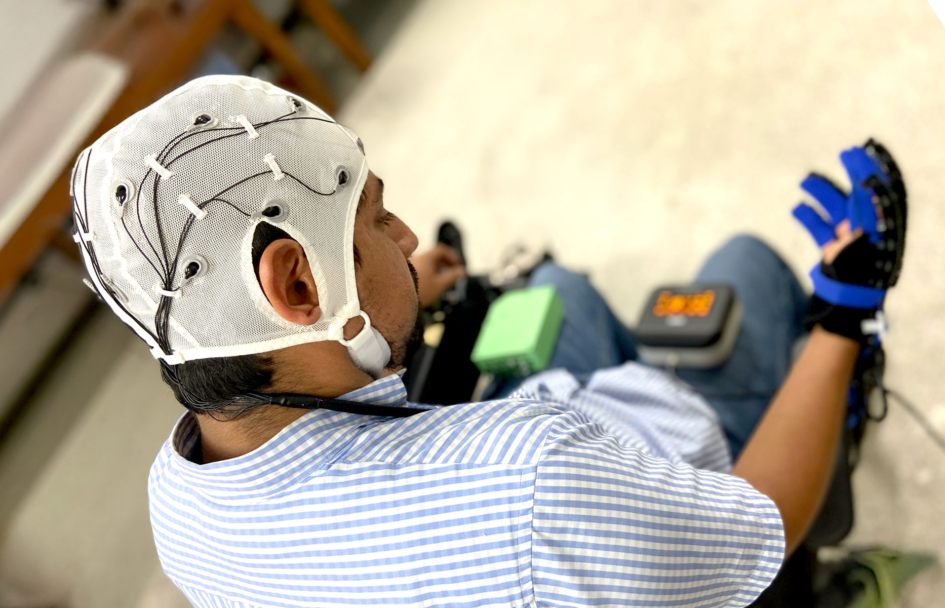 Suporte para eletrodos em forma de disco para eletroencefalografia